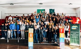 Über 100 Schüler*innen aus Hessen und Rheinland-Pfalz versammelten sich, um einen Tag lang über den fairen Handel zu sprechen